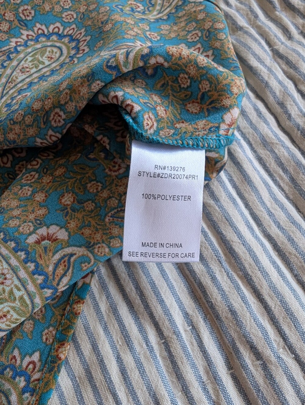 DR2 Blue Paisley blouse with Ruffle Sleeves Size XL - Picture 3 of 4